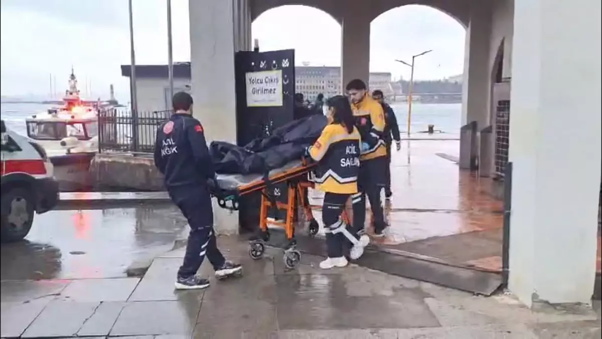 Kadıköy Rıhtım’da Bulunan Erkek Cesedi Üzerine Soruşturma Başlatıldı