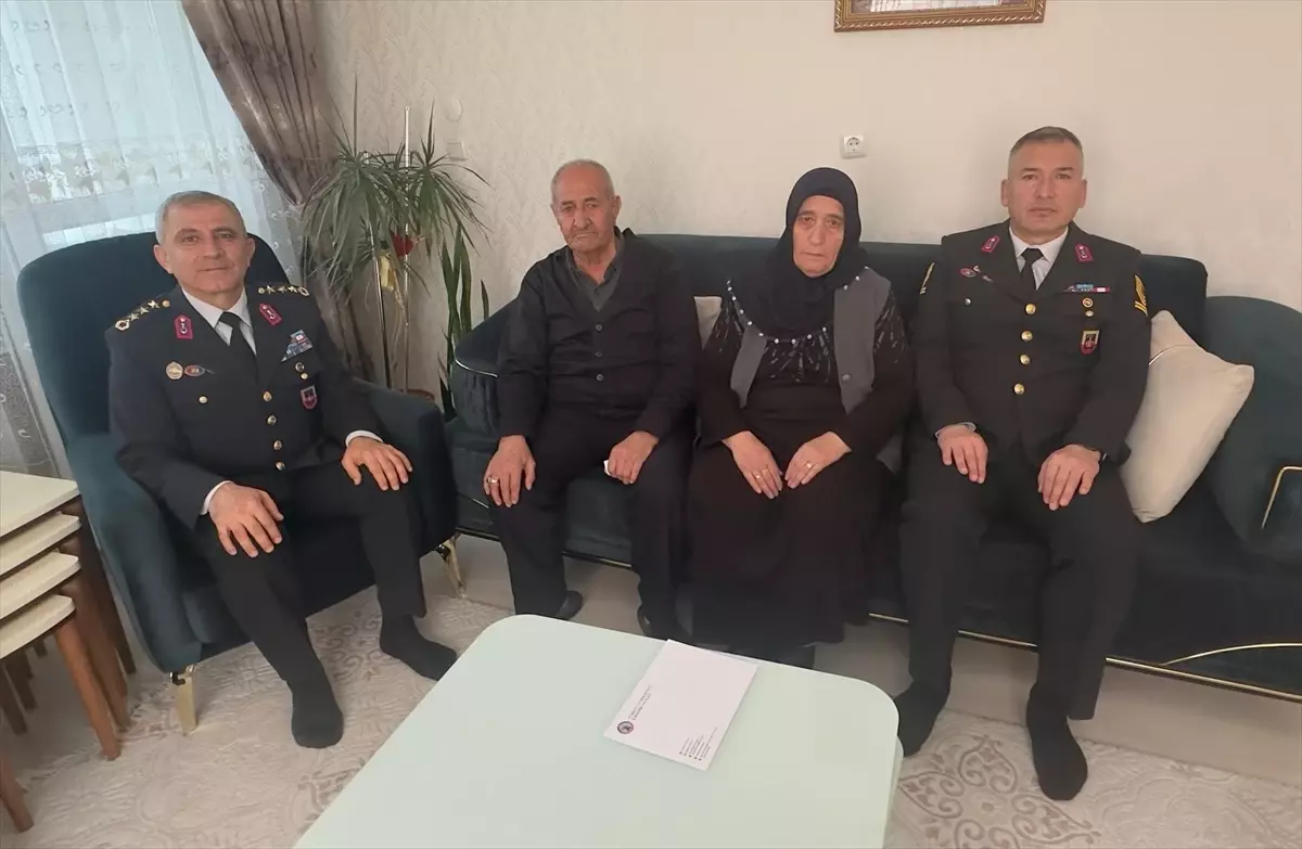 Kırşehir'de Jandarma Şehit Ailelerine Destek Ziyareti