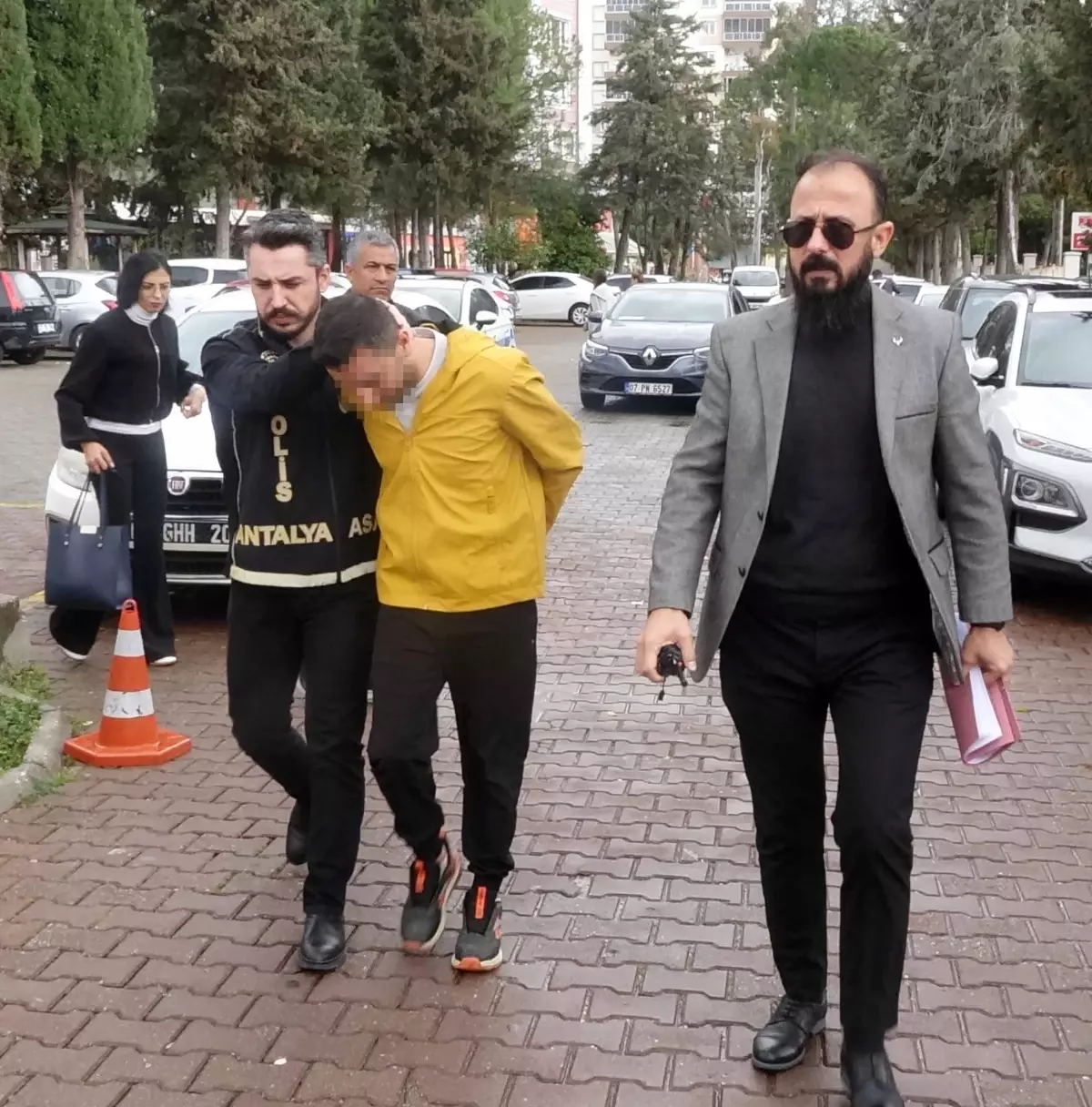 Antalya’da Silahlı Çatışma: Bir Kişi Ağır Yaralı