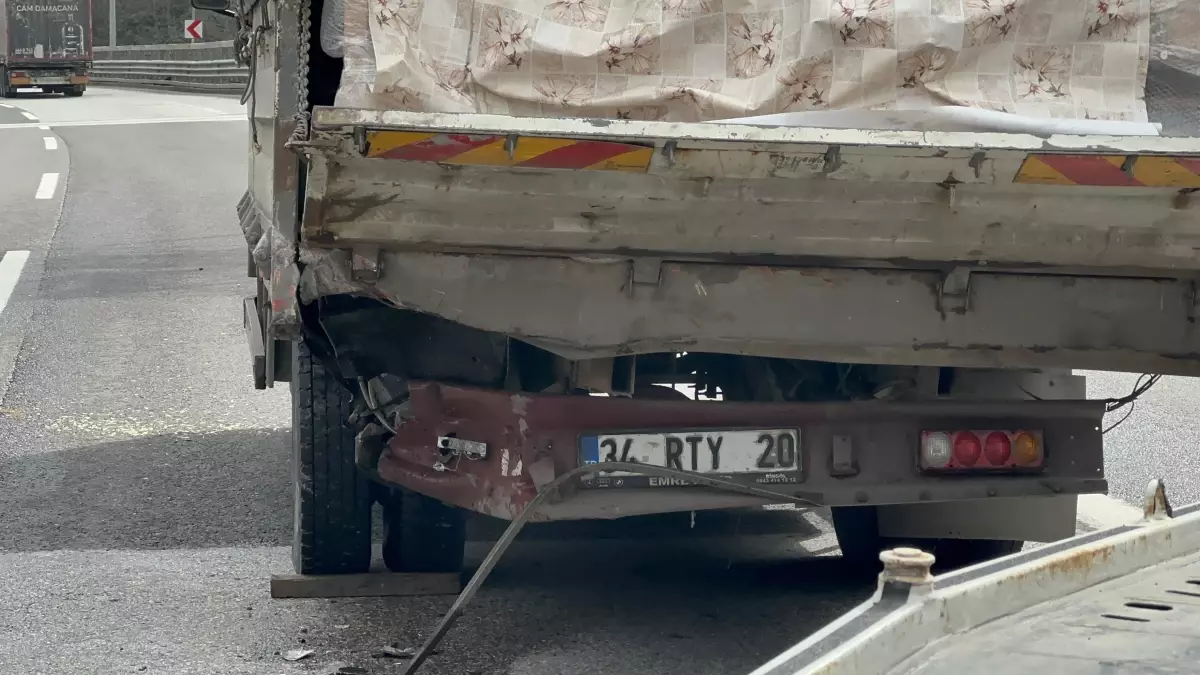 Bolu Dağı'nda Trafik Kazası: 4 Yaralı, 2 Çocuk Hastaneye Sevk Edildi