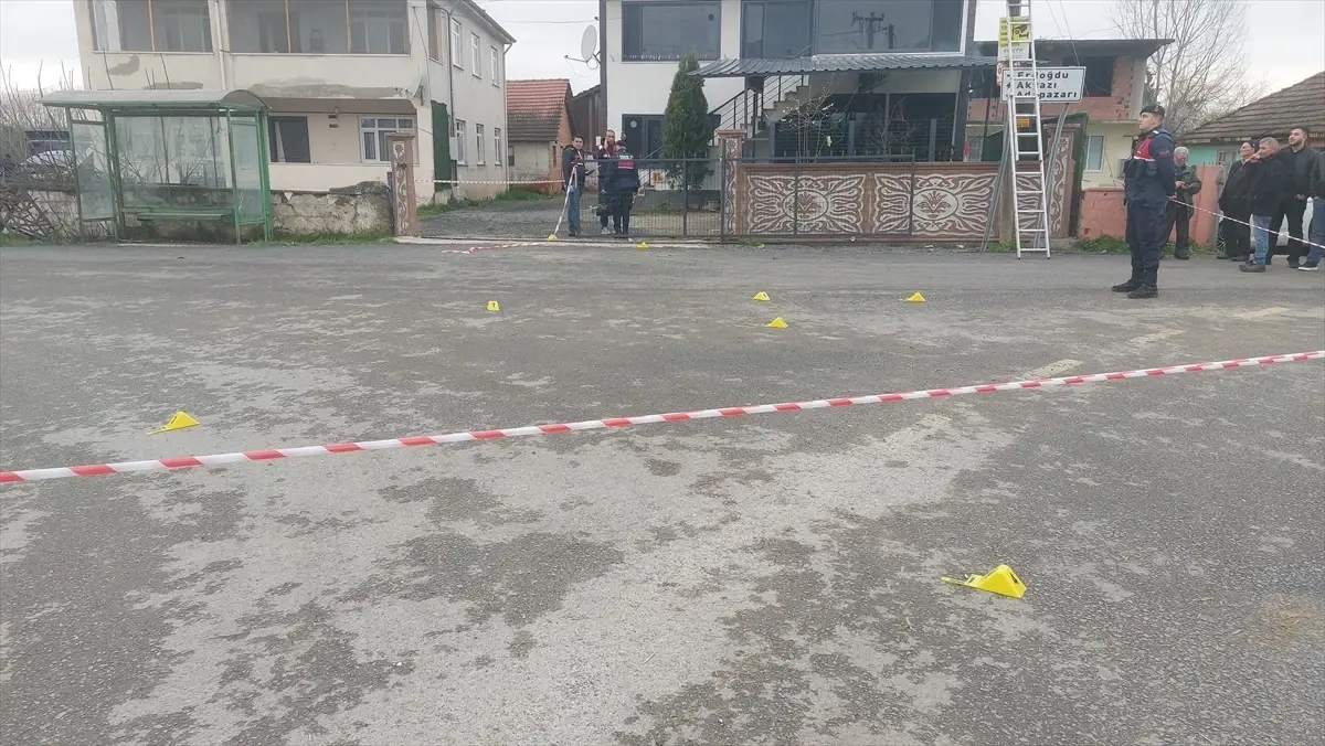 Sakarya’nın Akyazı İlçesinde Silahlı Çatışma: İki Yaralı ve Kaçan Şüpheli