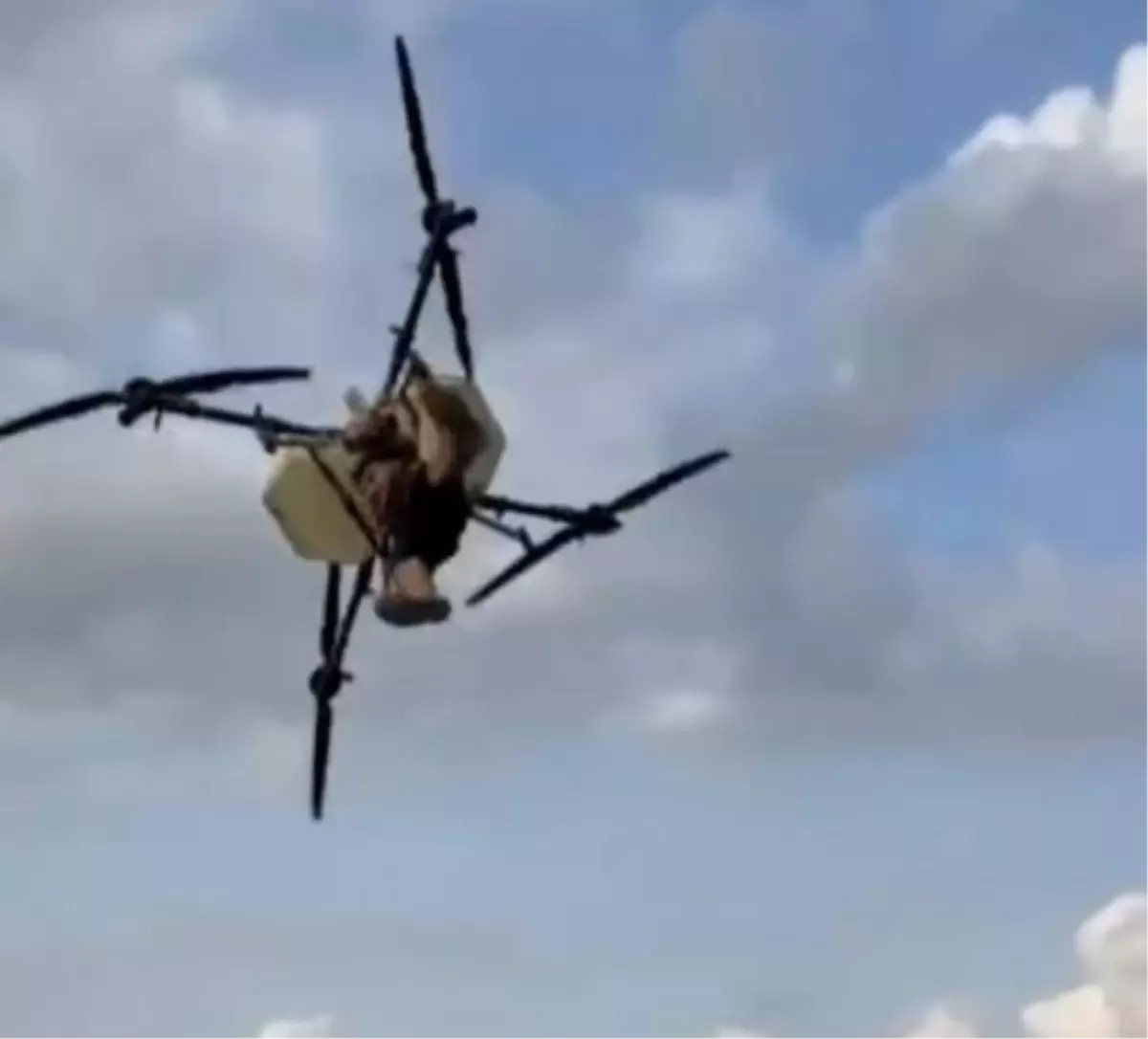 Samsun’da Çiftçi Dronun Kollarına Tutsak Oldu, Korkunç Düşüş Anı Görüldü