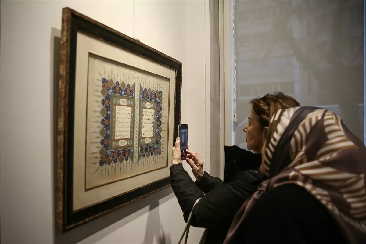 Bursa’da “Zer‑i Nab” Tezhip Sergisi Geleneksel Sanatın Renkli Yolculuğu