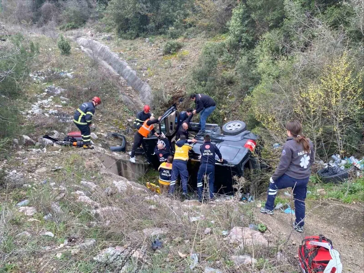 Bilecik D-650 Karayolunda Otomobil Takla Atarak 2 Yaralıyı Yakaladı