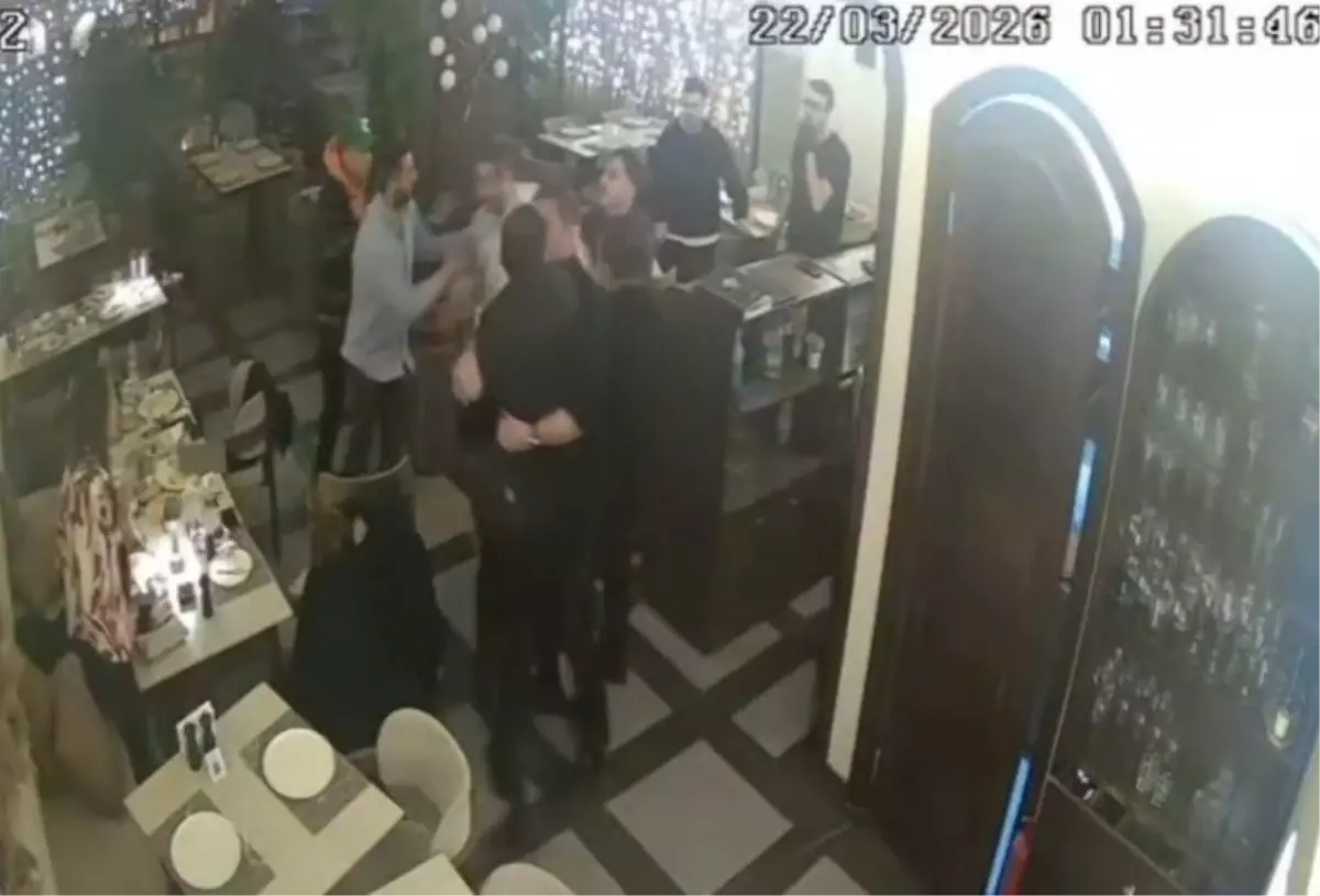 Mersin Mezitli Belediye Başkanı Ahmet Serkan Tuncer Restoranda Çıkan Kavgaya Karıştı