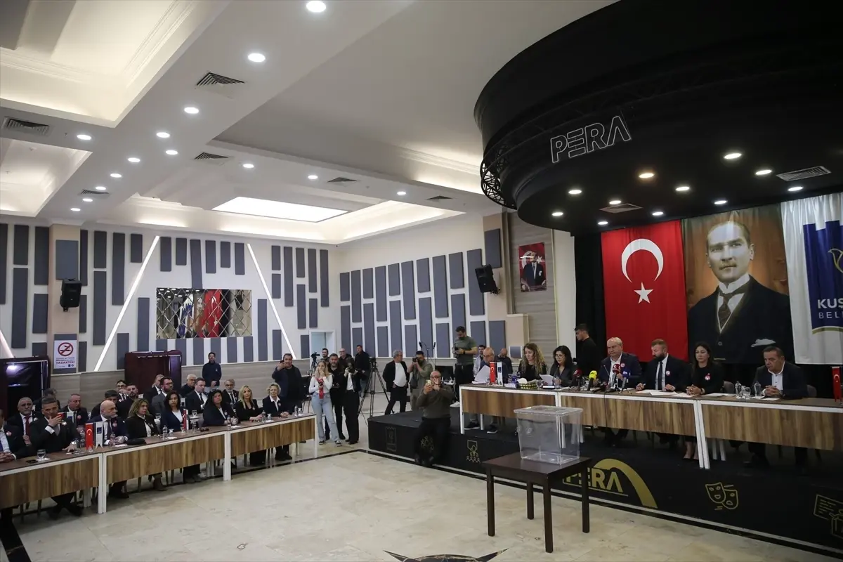 Kuşadası Belediyesi'nde Yeni Başkan Vekili Tahsin Demirtaş Görevde