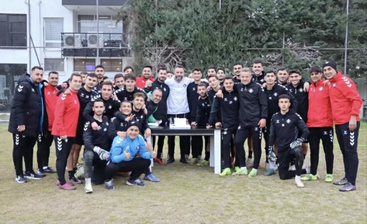 Altay Taraftarları Antrenmanda Moral Ziyaretiyle Takımını Destekledi