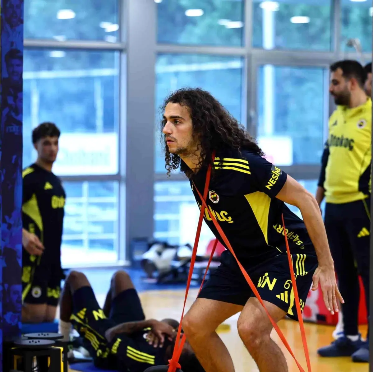 Fenerbahçe, Beşiktaş Maçına Hazırlıkta Yoğun Antrenman Rutinini Açıklıyor