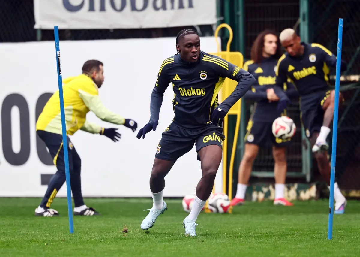 Fenerbahçe, Beşiktaş Derbisine Çift Antrenmanla Hazırlanıyor