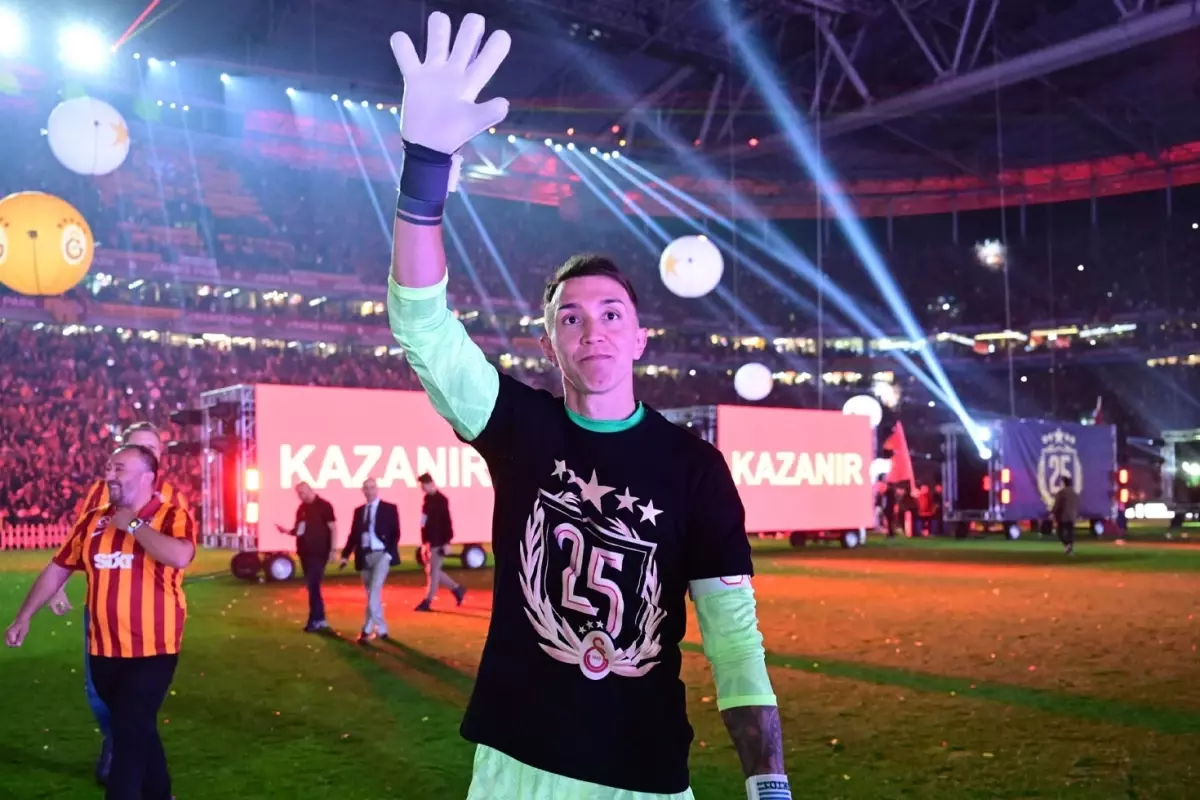 Fernando Muslera Uruguay Milli Takımı'na Dönüyor: Kamp Fotoğrafı Gözleri Üzerinde