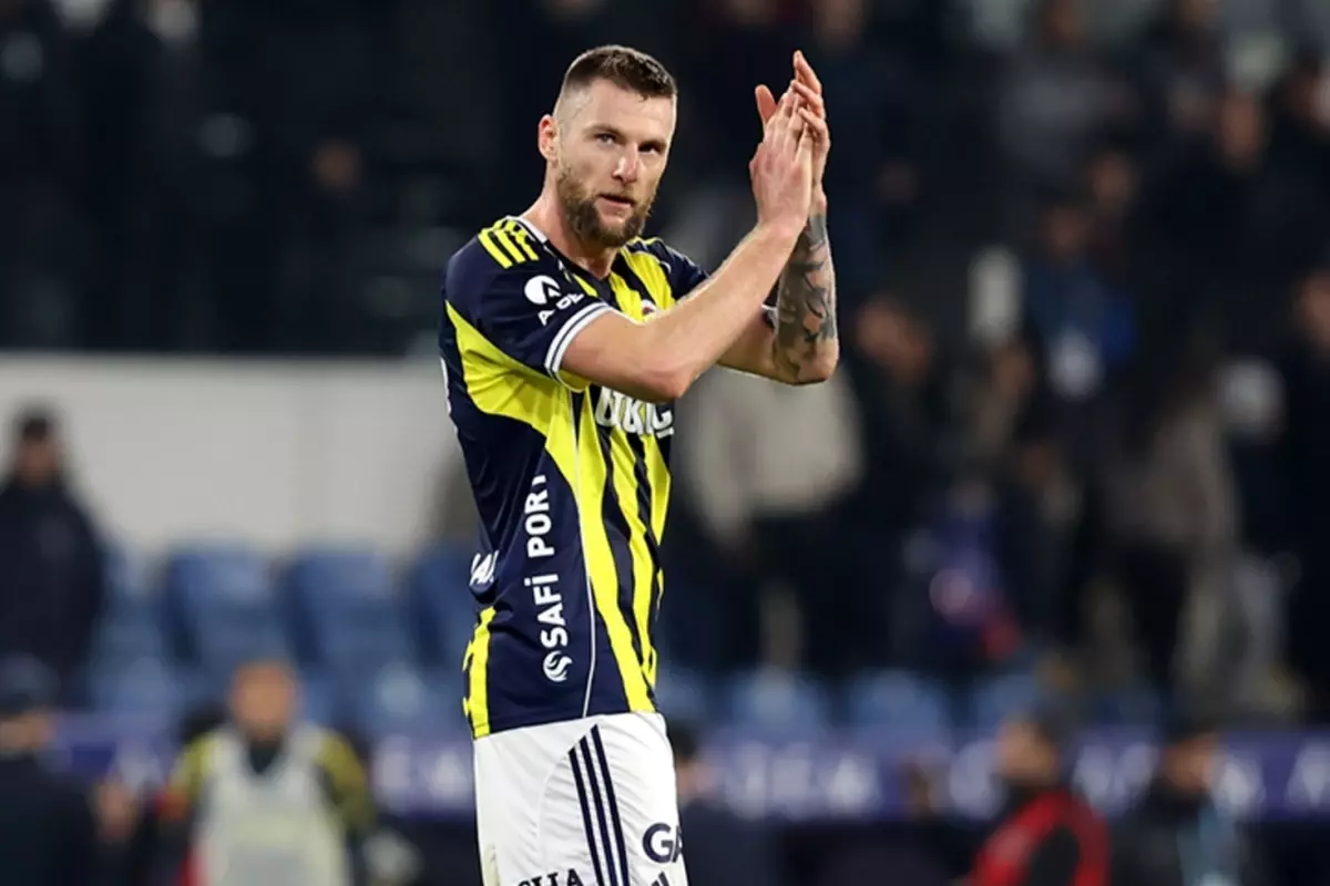 Slovakya Milli Takımı Oyuncuları Skriniar'ın Durumu Hakkında Açıklama Yaptı, Fenerbahçe Taraftarından Tepkiler Geldi