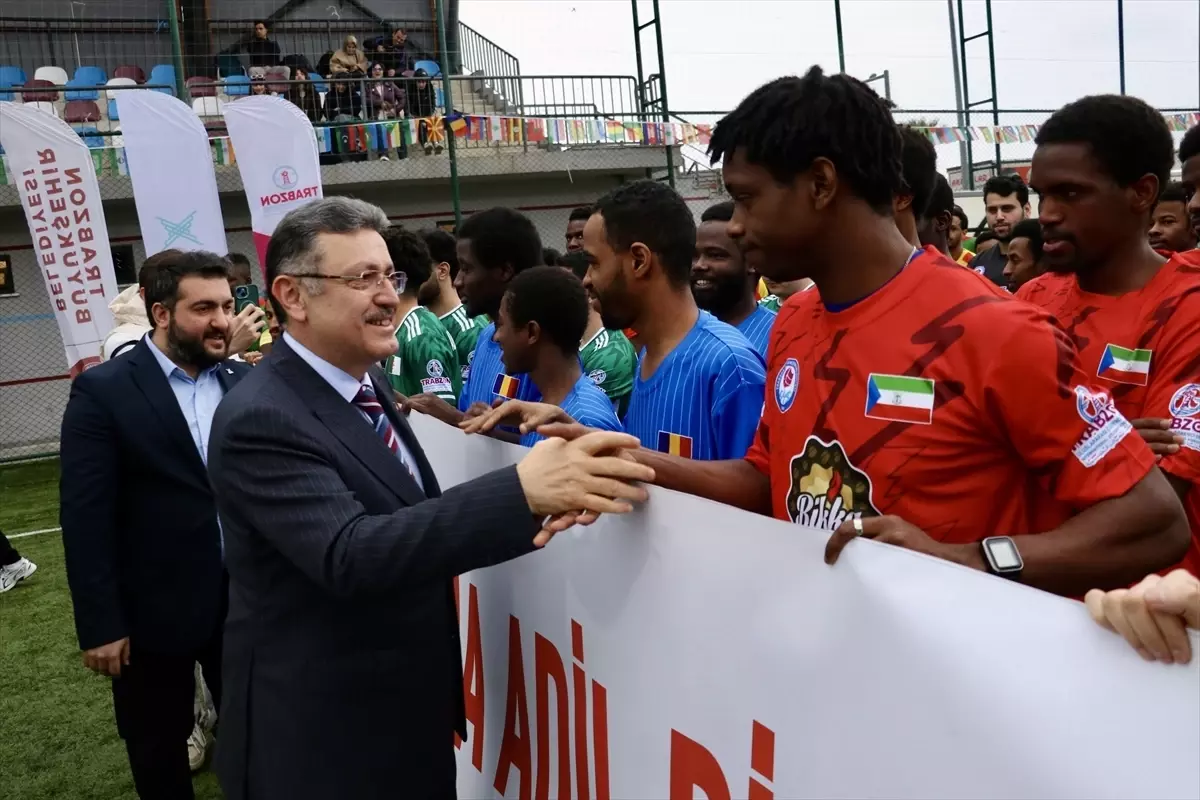 Trabzon'da 16 Ülkeden 192 Öğrenci Katıldı: 2. Uluslararası Futbol Turnuvası Açıldı