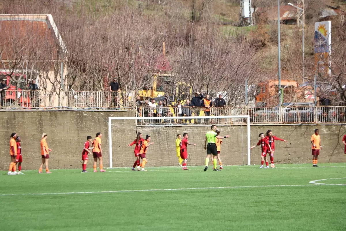 Yüksekova Spor ve Trabzonspor 1-1 Berabere Kaldı: Şemdinli'de Nefes Kesen Karşılaşma