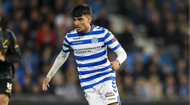 Başar Önal sahada gol sevinci