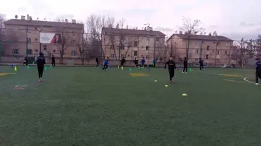 Antrenmanda genç futbolcular