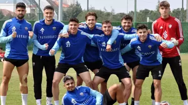 Somaspor oyuncuları sahada antrenman yapıyor