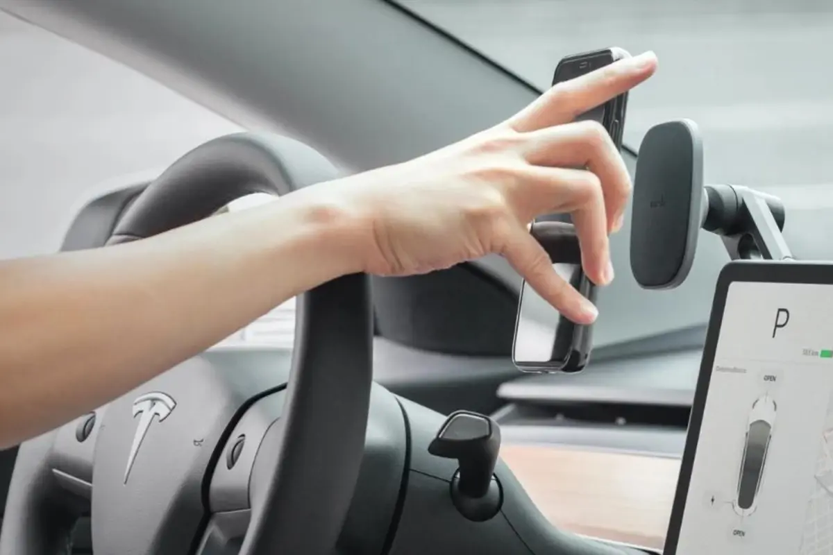 Yeni Trafik Kanunu'nda Telefon Tutucu ve Araç Kokusu Yasaklığı Gerçek mi?