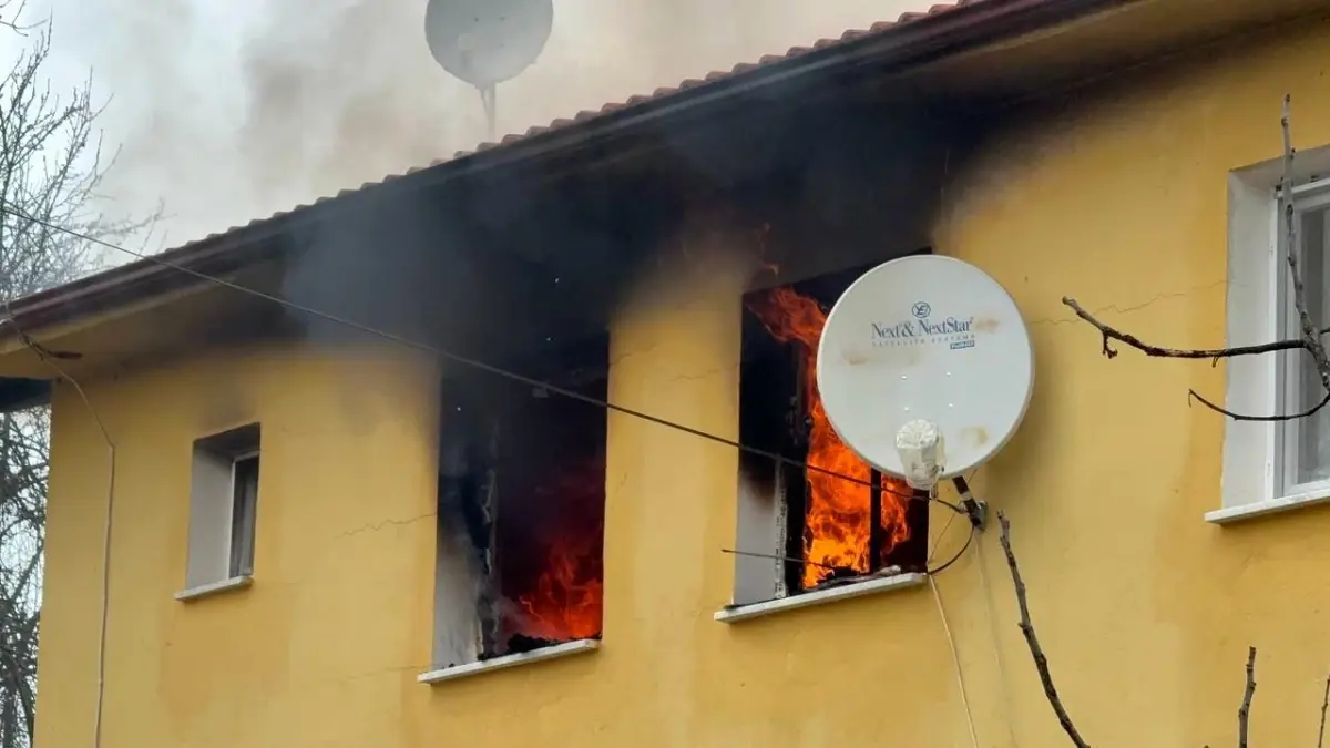 Bartın’da Afet Konutlarında Çıkan Yangın Aileyi Panik İçine Sürükledi