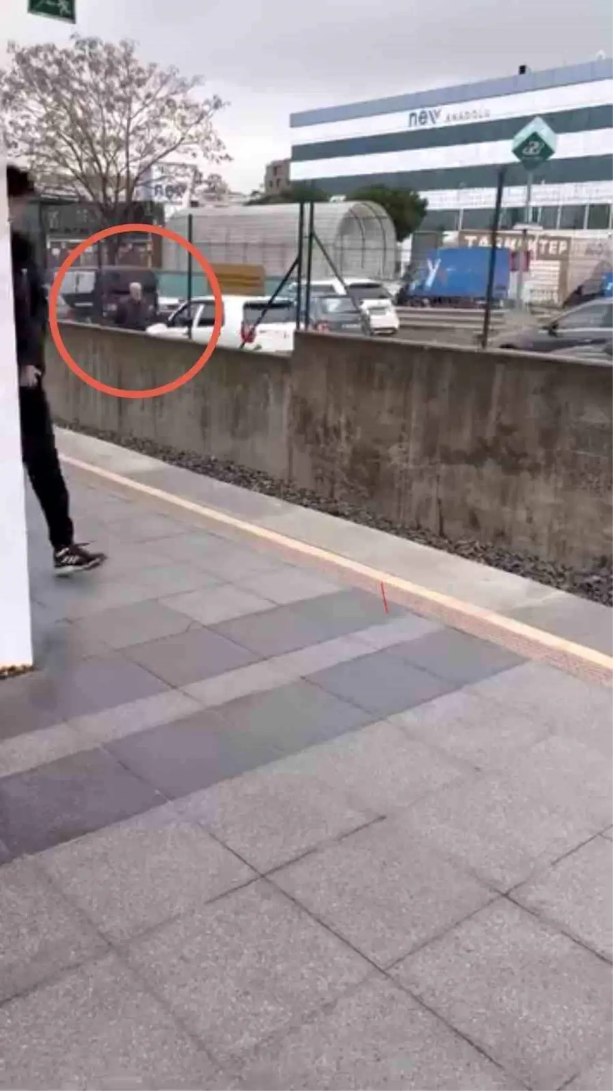 Bursa’da Yaşlı Yaya Yoğun Trafikte Tehlike Yarattı