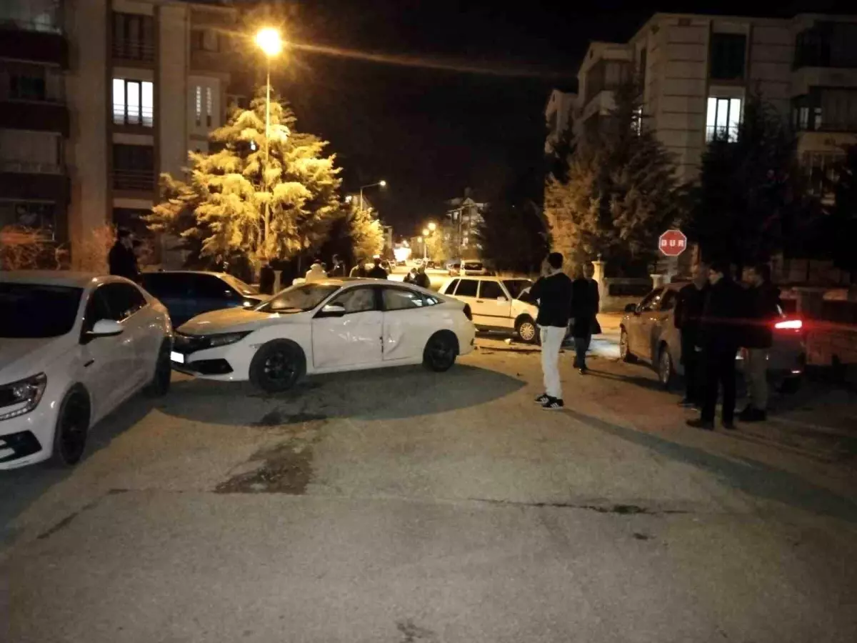 Elazığ’da Zincirleme Trafik Kazası: Dört Araç Hasar Aldı, Yaralı Yok