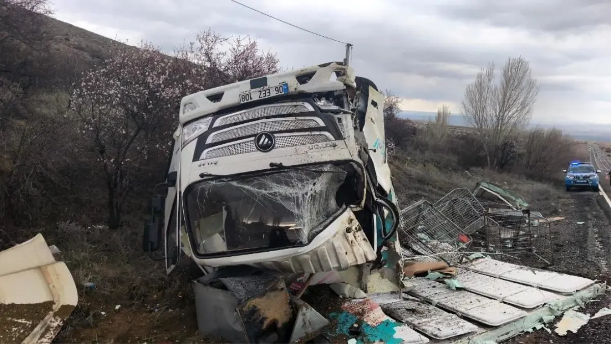 Nevşehir Gülşehir'de Kontrolden Çıkan Kamyonet Devrildi, Sürücü Hafif Yaralandı