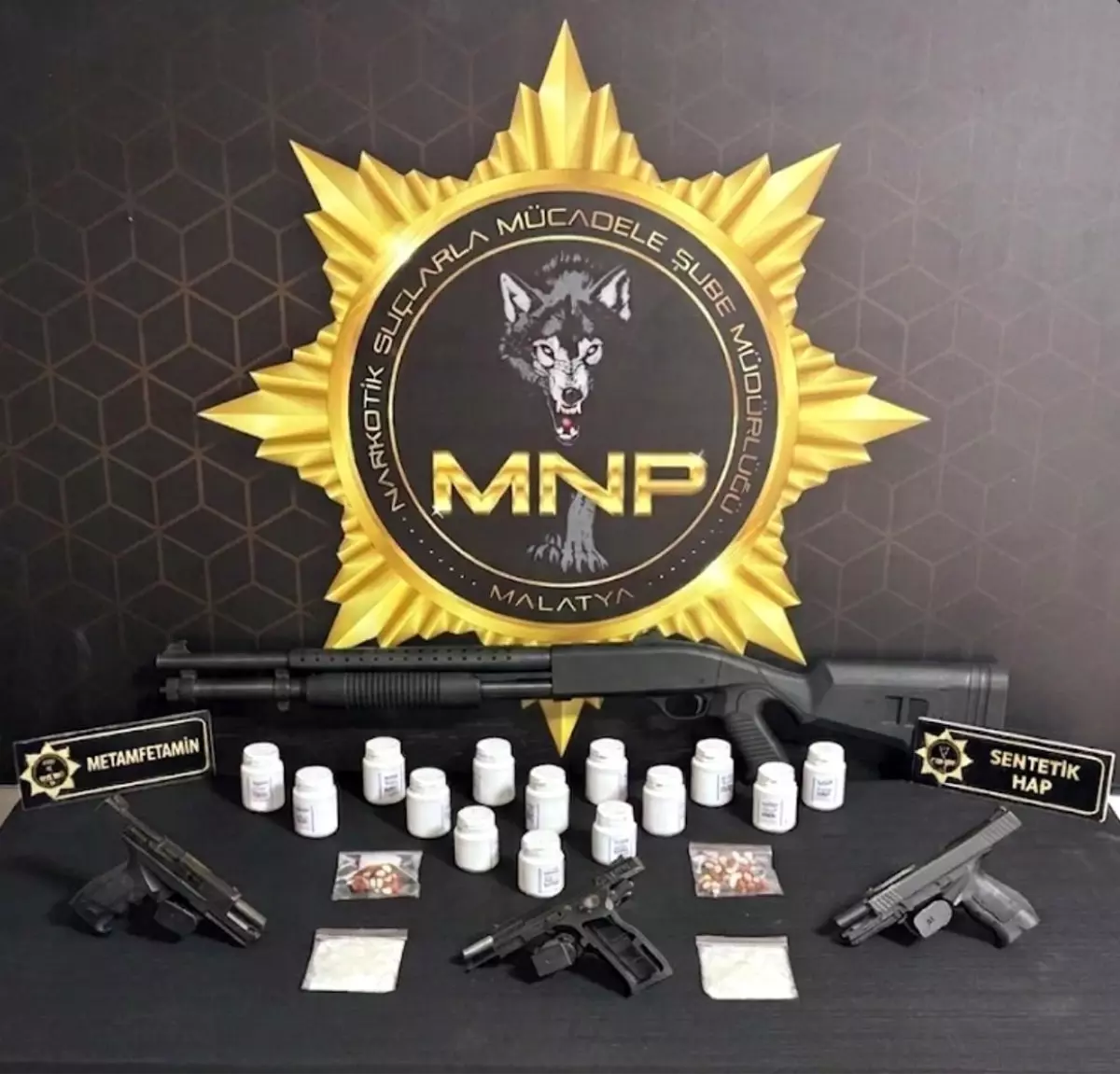 Malatya’da Büyük Uyuşturucu ve Silah Operasyonu: 800’ün Üzeri Madde ve Silah Ele Geçirildi