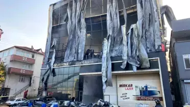 Mahkeme salonunda dava açılışı