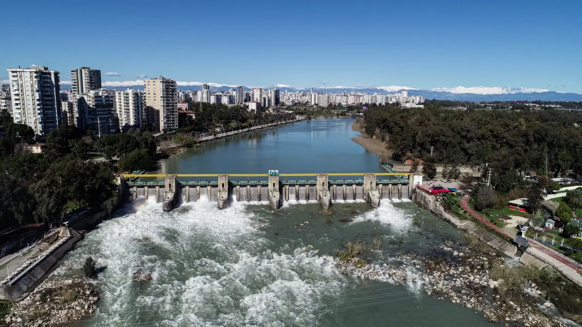 Adana’da Sel Felaketi Tarım Alanlarını Sular Altına Çekti