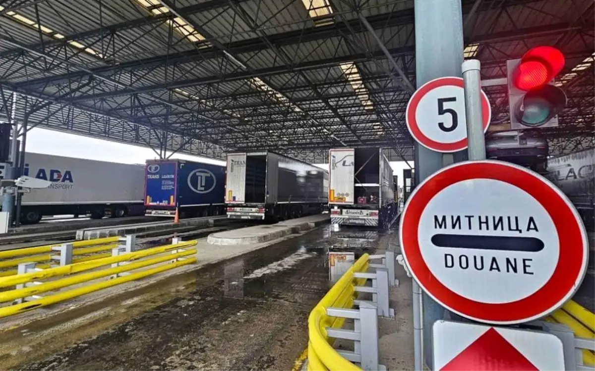 Edirne Kapıkule’de Tır İçinde Gizli 220 Bin Euro Ele Geçirildi