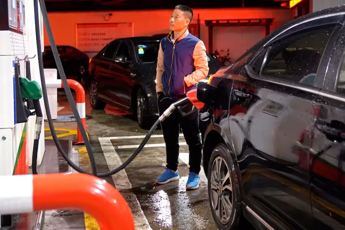 Çin, 13 Yıllık İlk Olarak Akaryakıt Fiyatlarını Uluslararası Piyasa Altında Artırdı