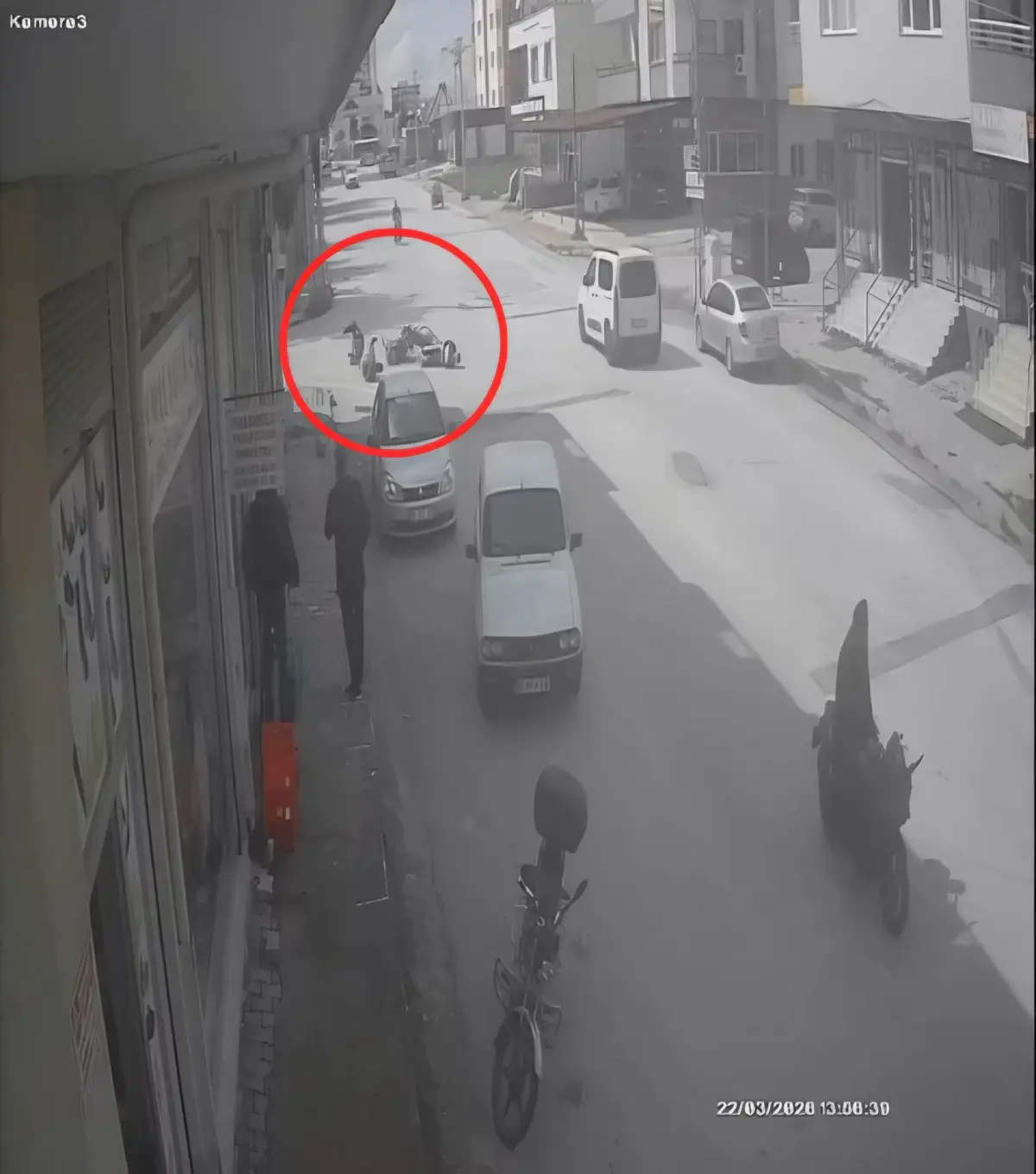 Adana’da Motosiklet Çarpışması: 3 Yaralı, 1’i Ağır Hastanede