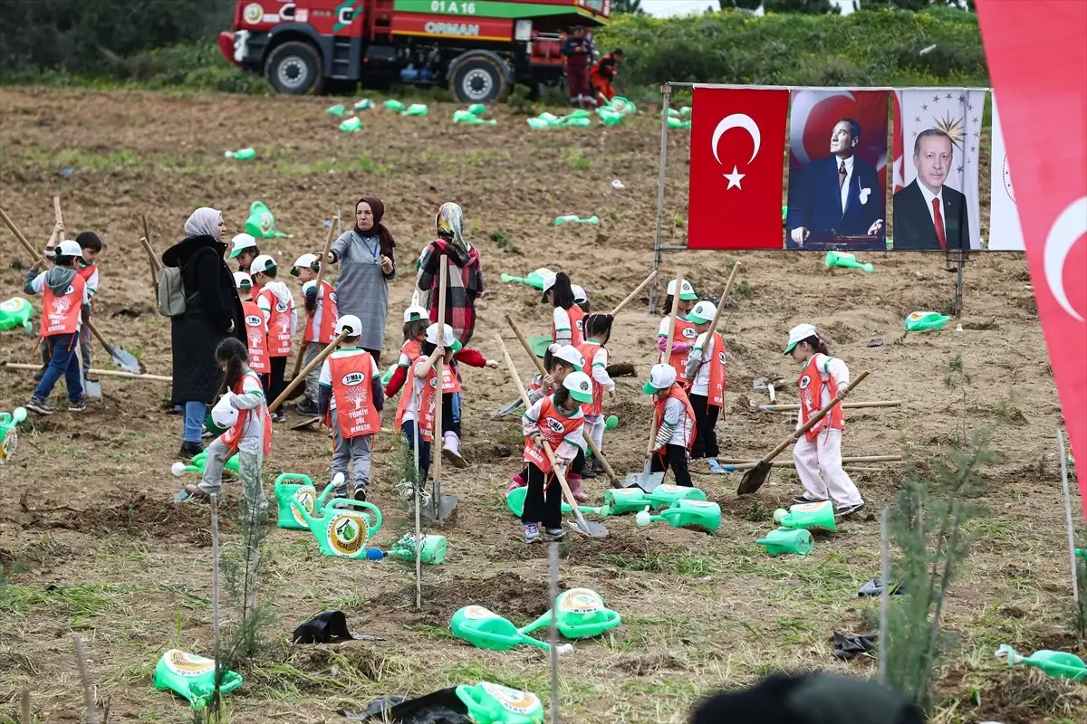 Adana’da Orman Haftası’na Yeşil Dokunuş: 10 Bin Fidan Toprağa Bırakıldı