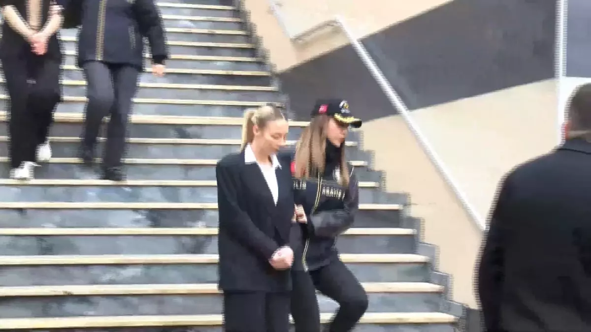 Aleyna Kalaycıoğlu Tutuklama Kararı Sonrası Gözyaşlarıyla Mücadele Ediyor