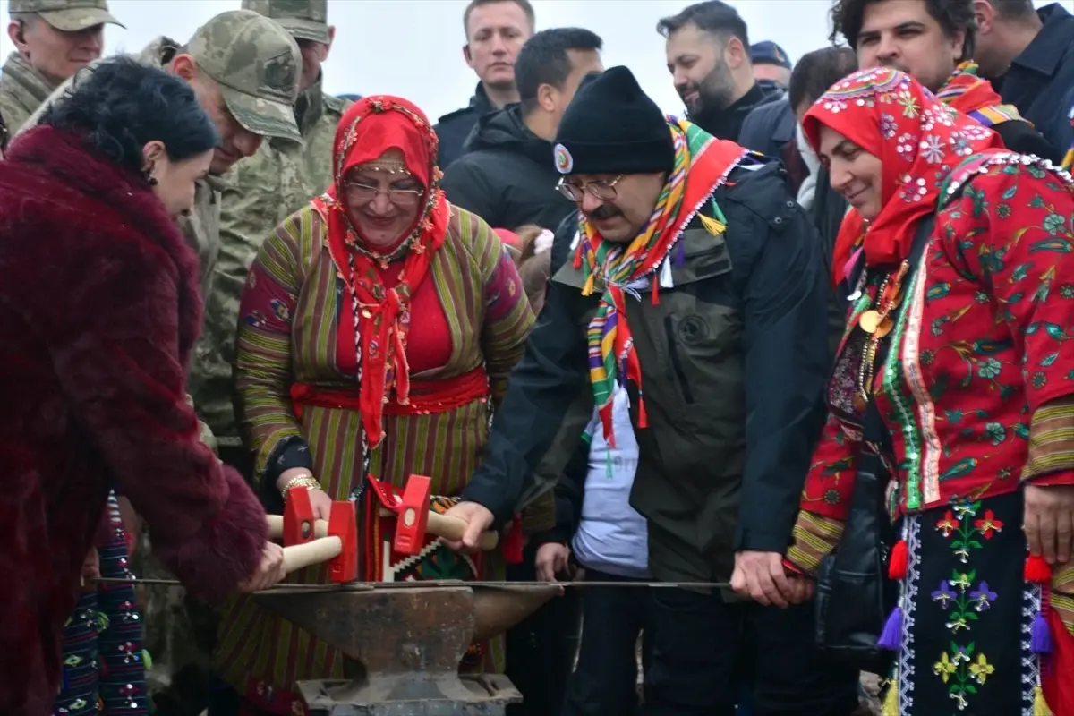 Bursa, Çanakkale ve Balıkesir'de 21 Mart Dünya Ormancılık Günü'nde Binlerce Fidan Yeşerdi