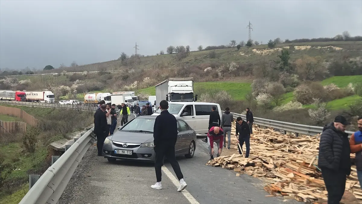 Orhangazi'de Tır Kazası: Sürücü Hafif Yaralı, Trafik Yeniden Açıldı