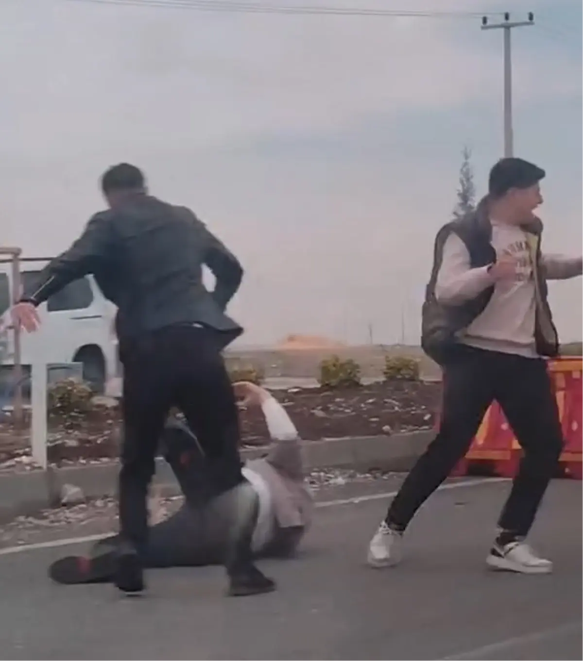 Mardin‑Diyarbakır Karayolunda Yol Verme Tartışması Kamera Görüntülerinde Büyüdü