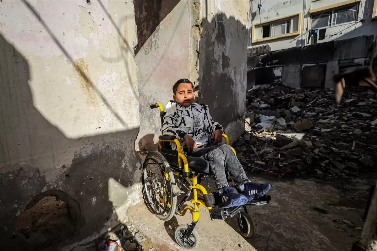 Gazze'de 7 Yaşındaki Yusuf'un Umut Çığlığı: Annesiz Hayata Tutunma Mücadelesi