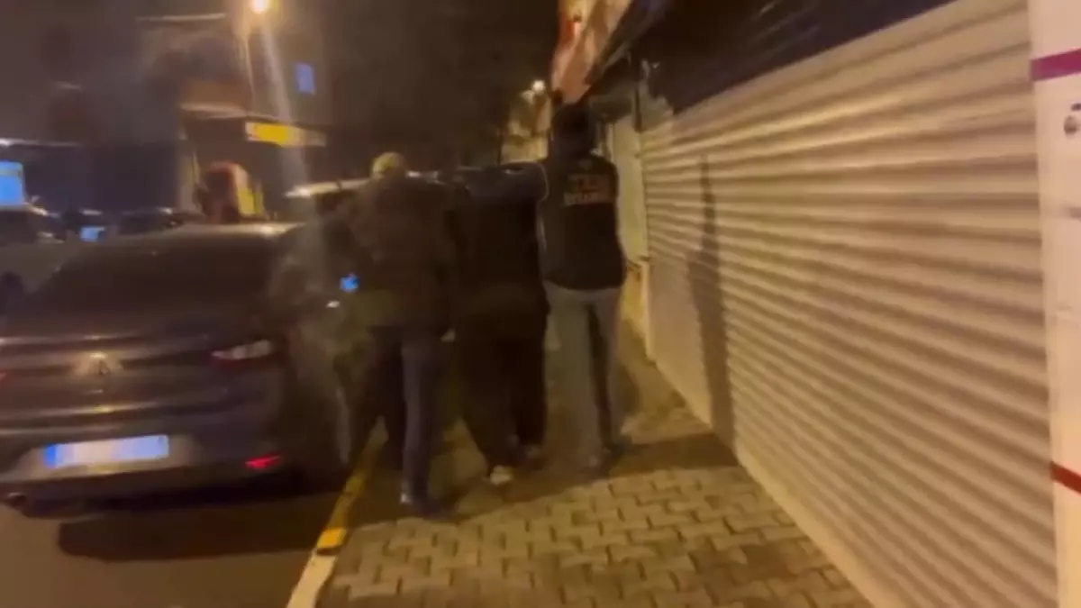 İstanbul ve Yalova’da DEAŞ Finansmanı Yapan 9 Şahıs Gözaltına Alındı