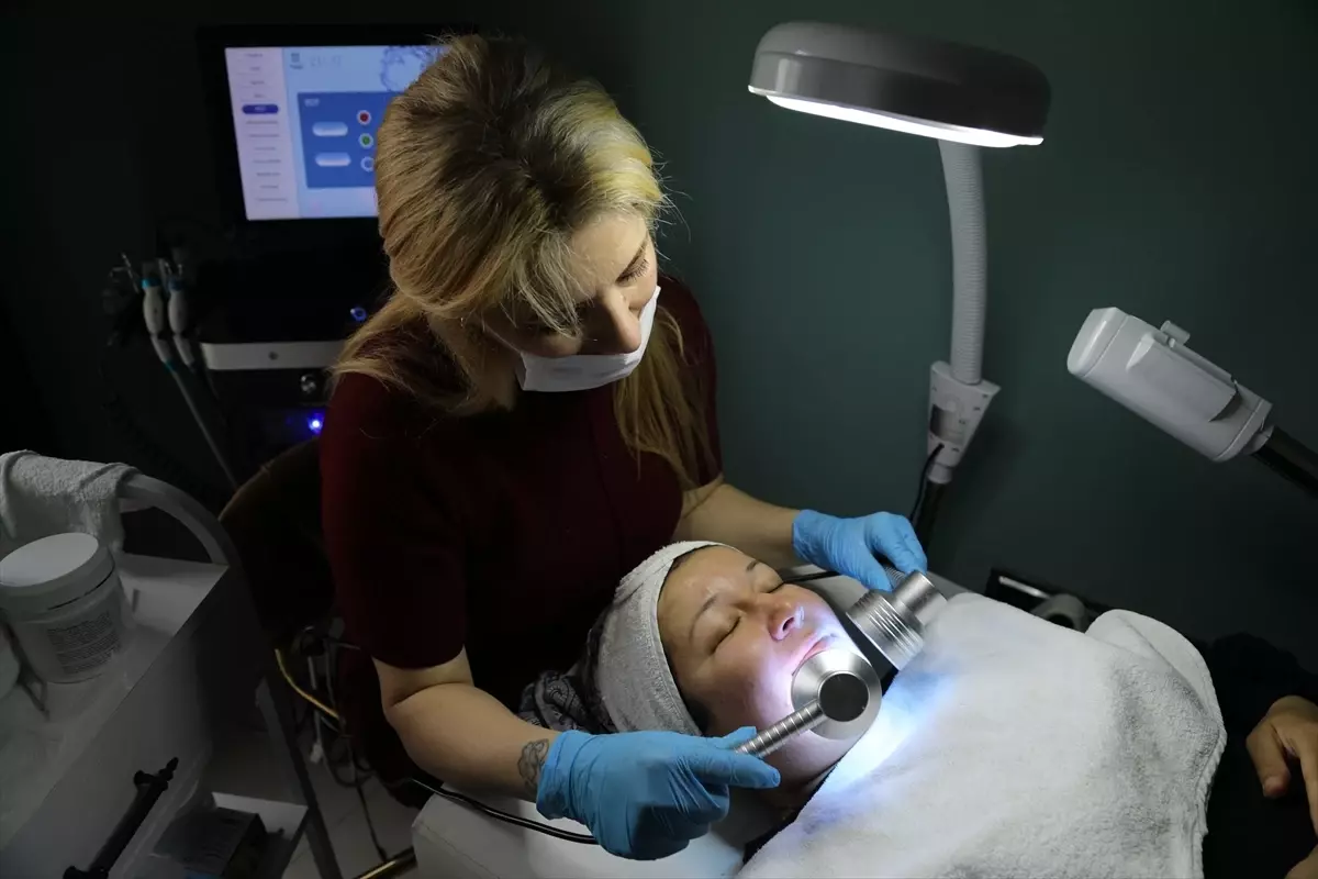 Marmaris’te Kadın Saha Personeline Ücretsiz Cilt Bakımı Şansı