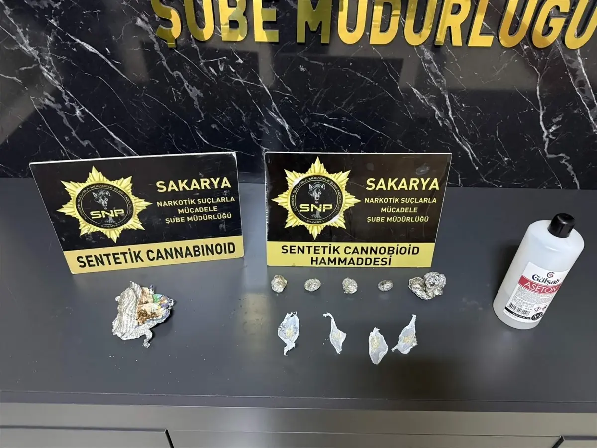 Sakarya'da Geniş Ölçekte Uyuşturucu Operasyonu: 2 Şüpheli Tutuklandı