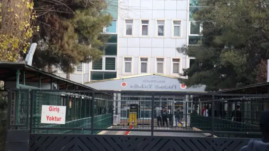 Mahkeme salonunda duruşma anı