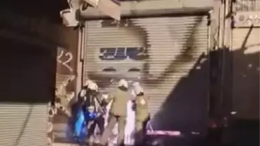 Yangın sonrası itfaiye ekipleri