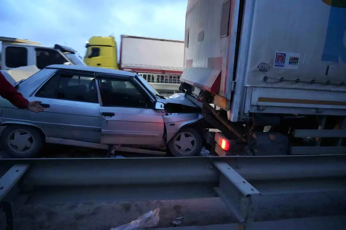Samsun’da Zincirleme Trafik Kazası: 6 Kişi Yaralı, Araçlar Kullanılamaz Hale Geldi