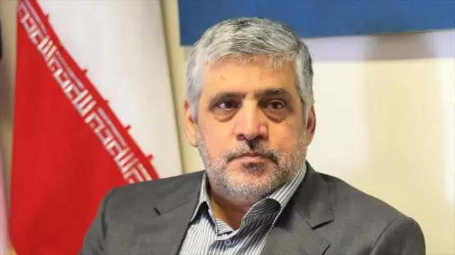 Lübnan dışişleri binası önünde toplanan kalabalık