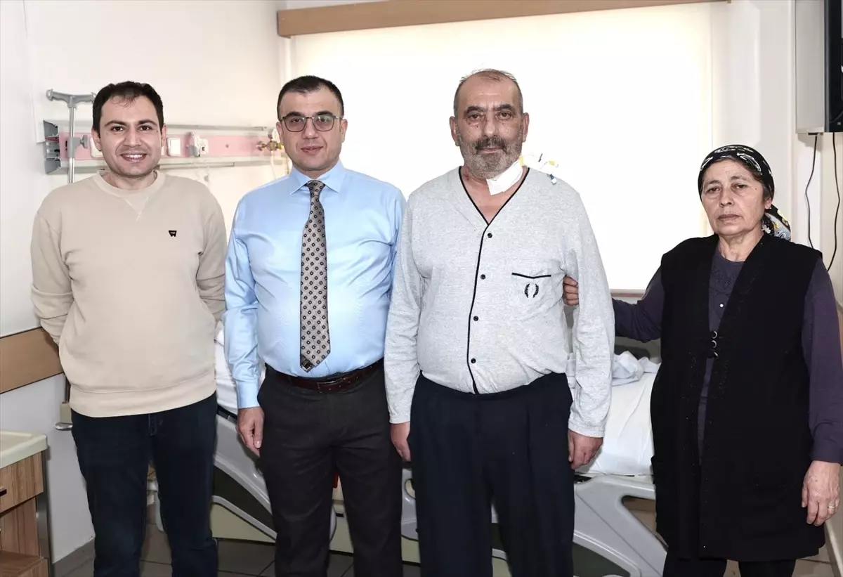 Erciyes Üniversitesi'nde Minimal İnvaziv Mitral Kapak Ameliyatı Tarihe Geçti