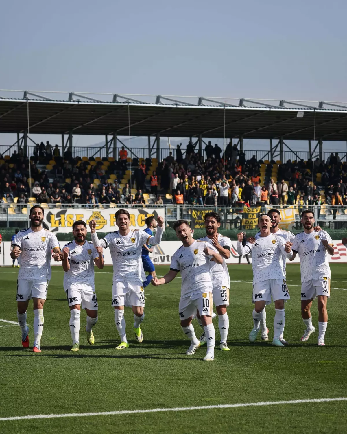 Aliağa Futbol, Adanaspor Maçında Zirveye Bir Adım Daha Yaklaşıyor