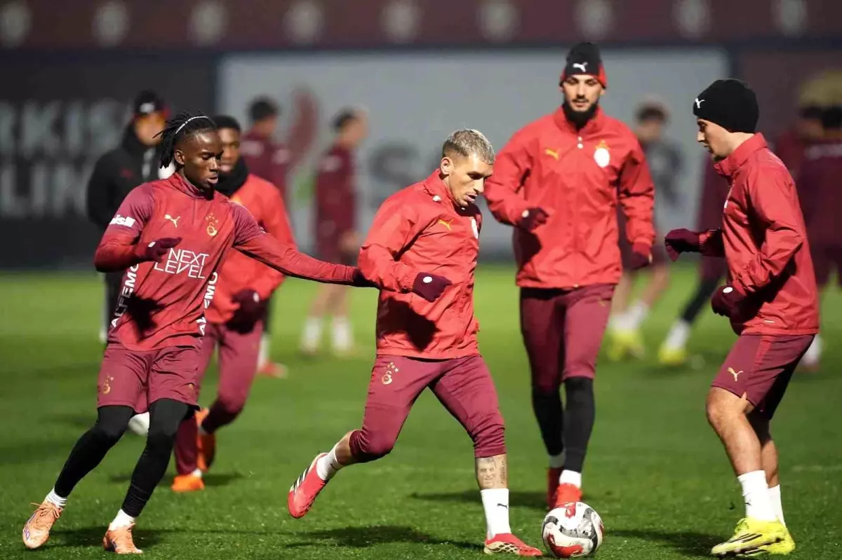 Galatasaray, Trabzonspor karşılaşması için Kemerburgaz’da yoğun antrenmanlara başladı
