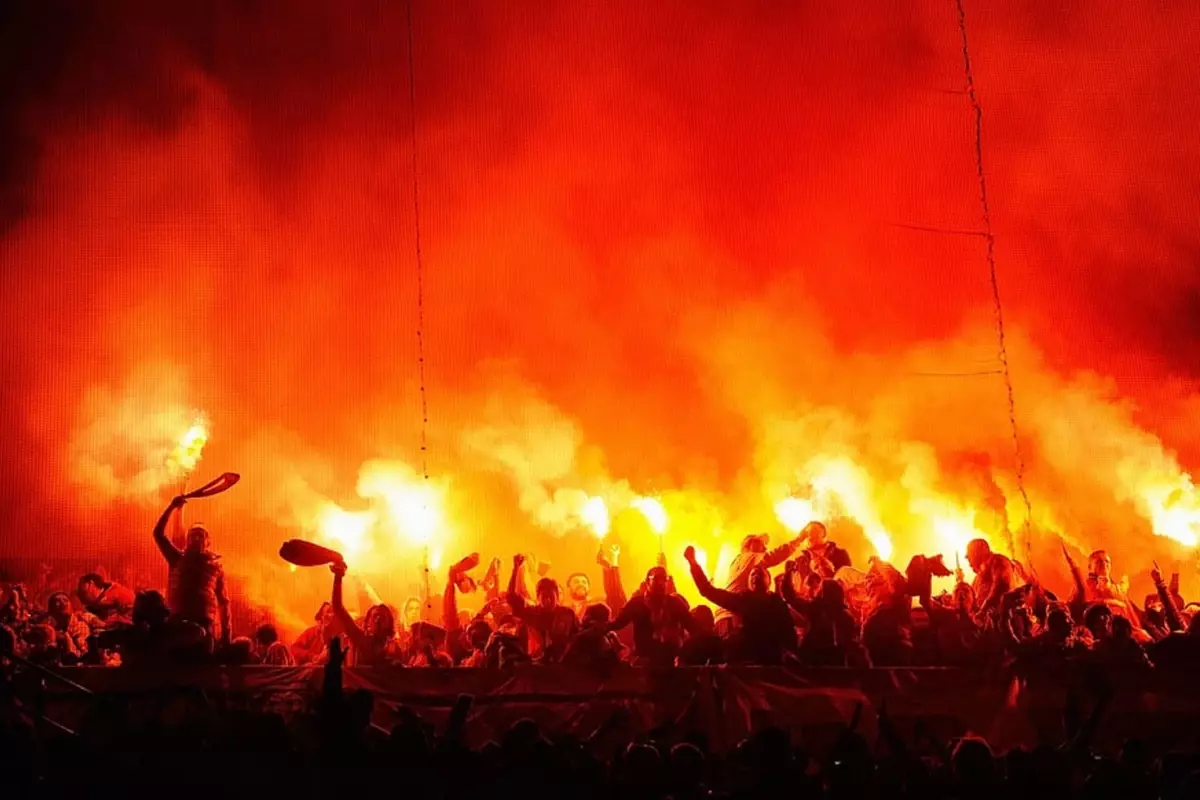 Albert Riera, Frankfurt’ta Antrenman Krizine Girdi: Galatasaray Efsanesi Almanya’da Sarsılıyor