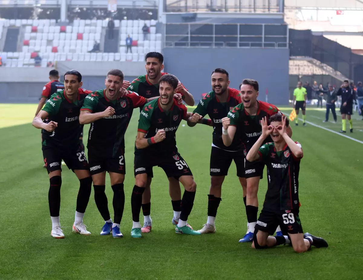 Karşıyaka, Play-Off Mücadelesinde Denizli İdmanyurdu'na Konuk Oluyor