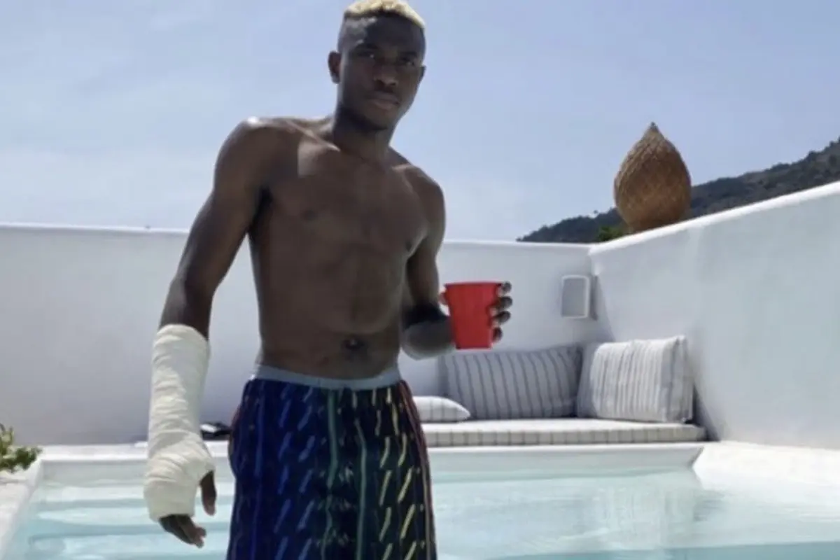 Osimhen’in Havuz Kenarı Fotoğrafı Sosyal Medyada Gündem Oldu